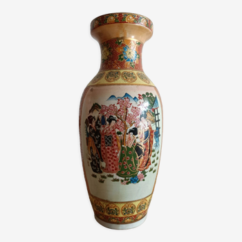 Old Japanese Satsuma style vase