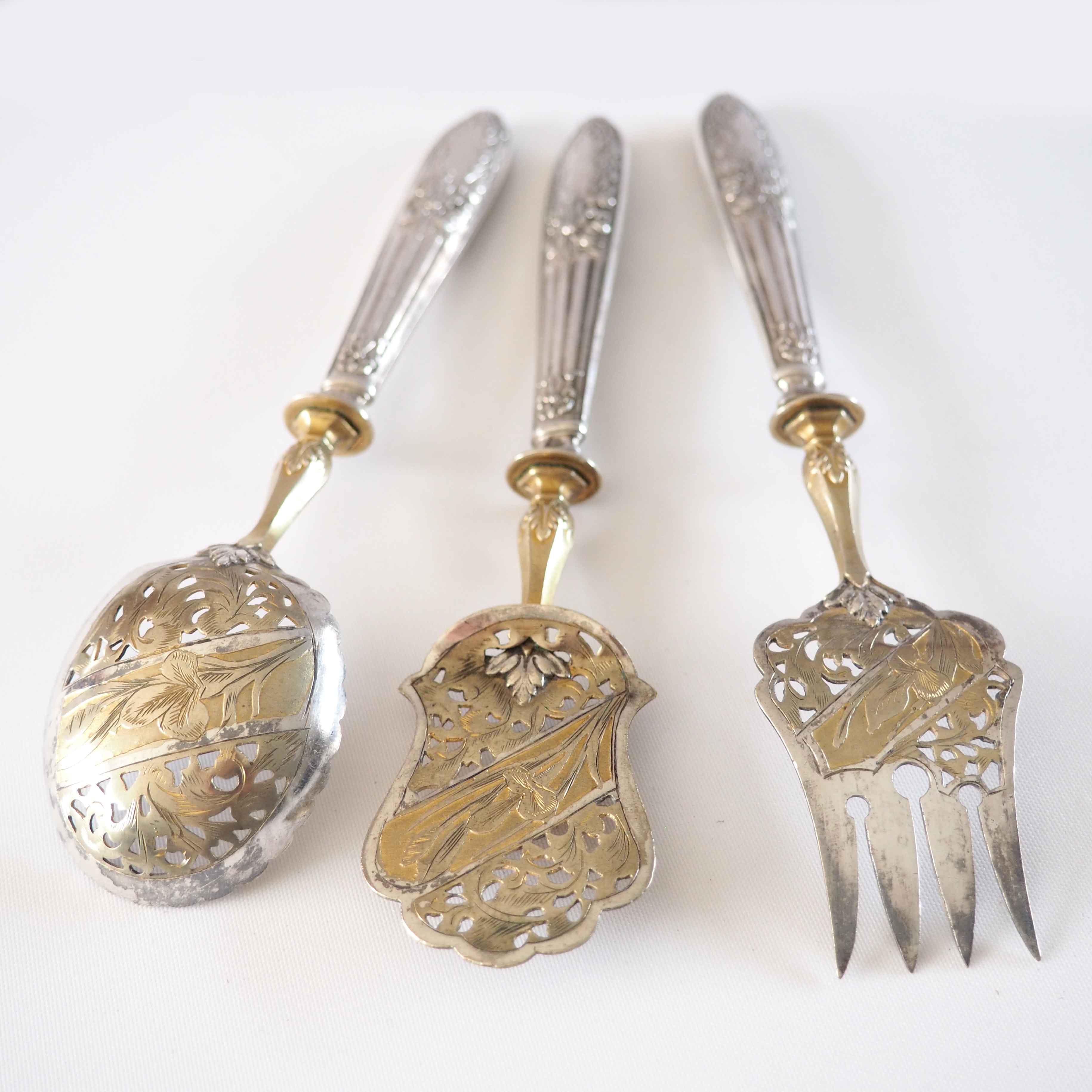 Set of dessert cutlery