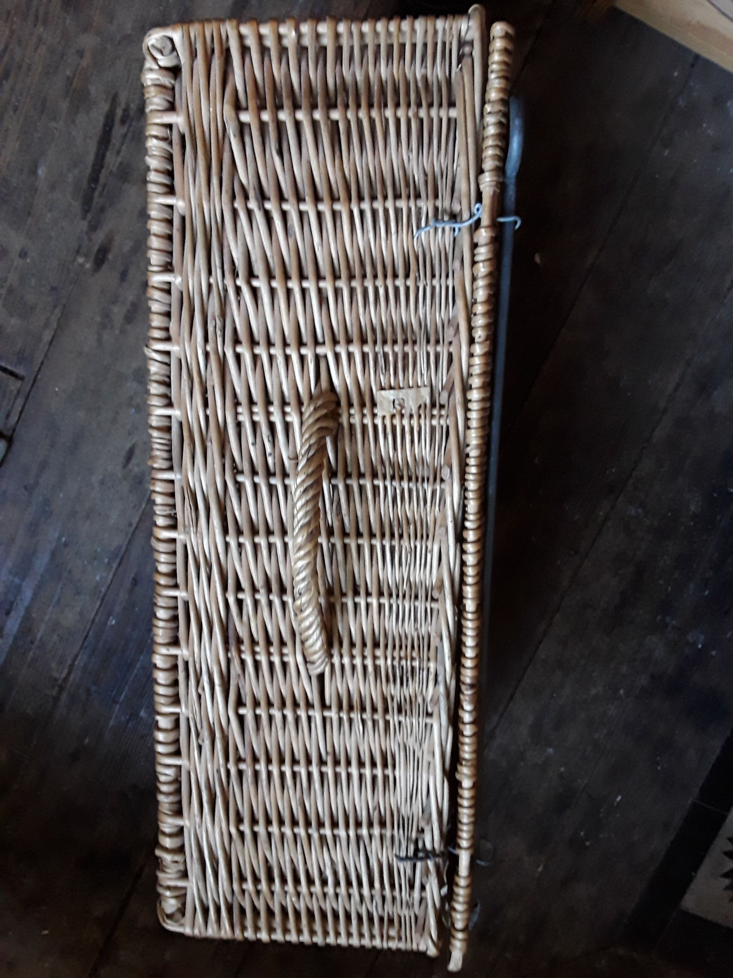 Panier de pêcheur en rotin vintage
