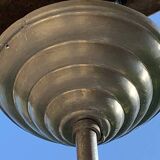 Suspension chandelier rises and falls in white opaline and counterweight