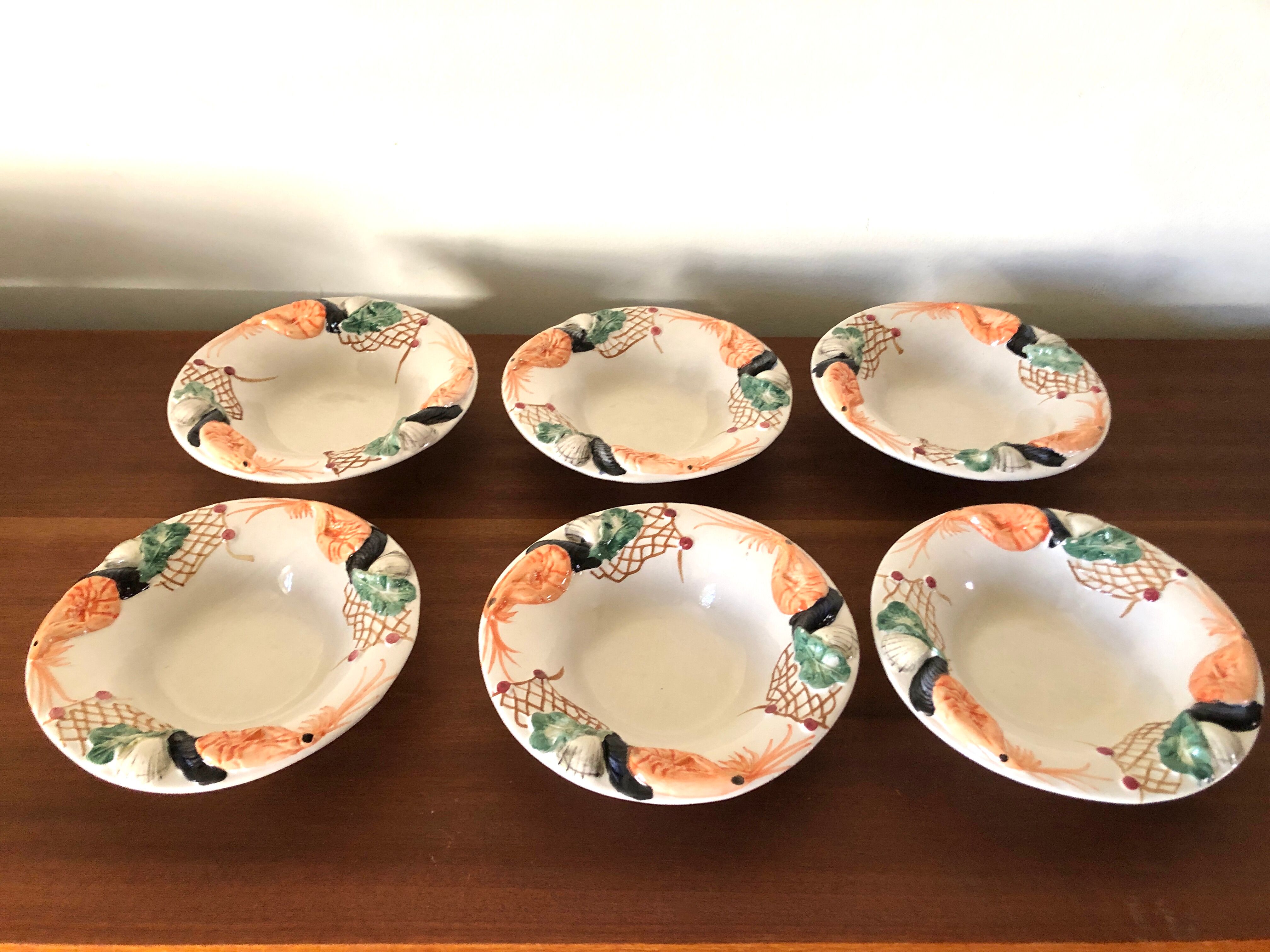 Set of 6 hollow plates in slip