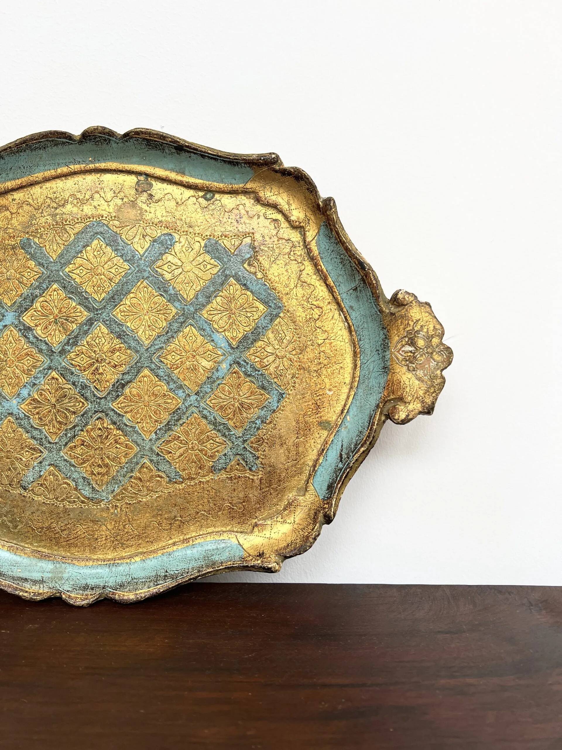 Florentine tray in gilded wood and turquoise with diamond pattern decoration