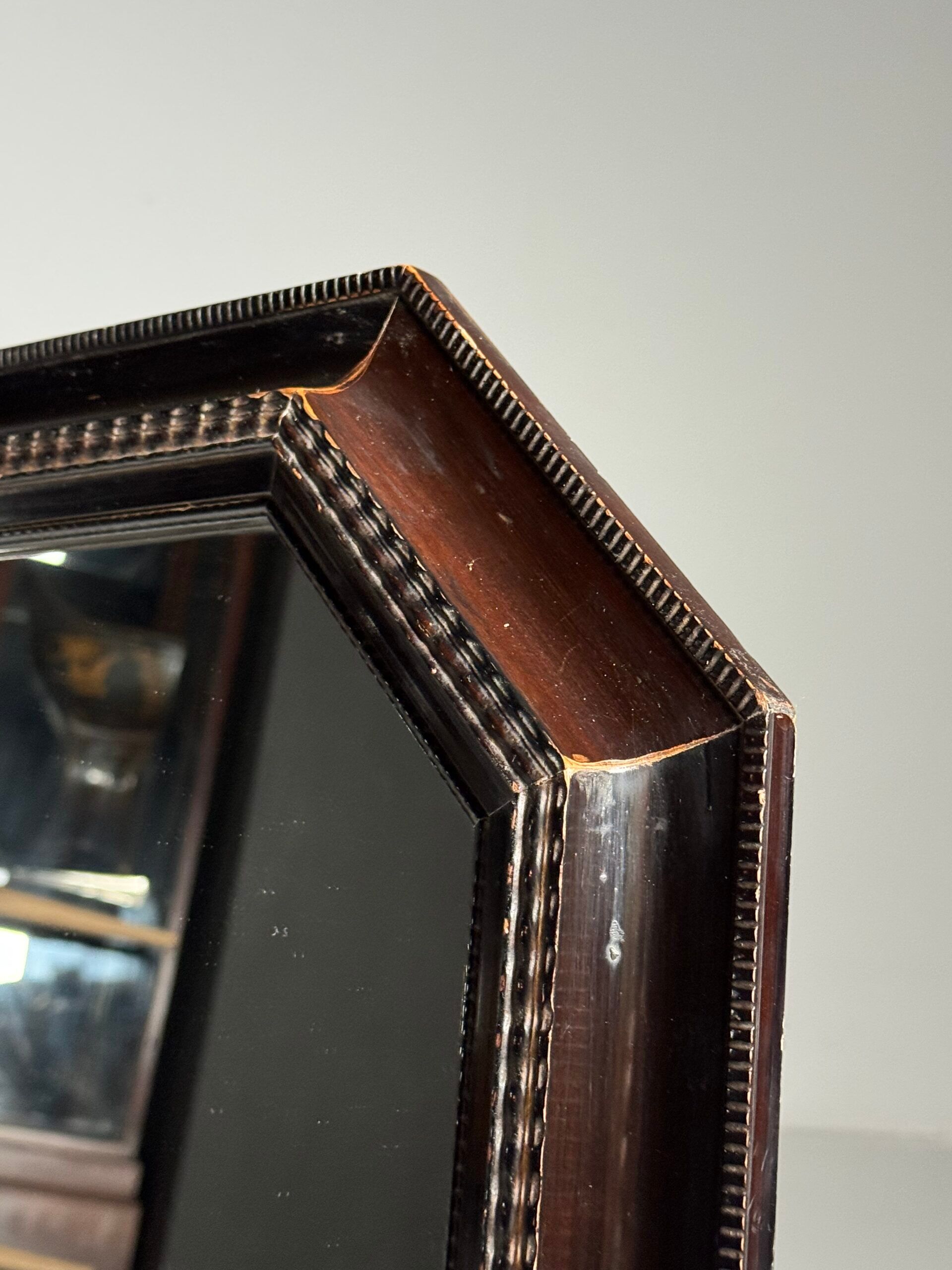 Ripple frame mirror octagonal