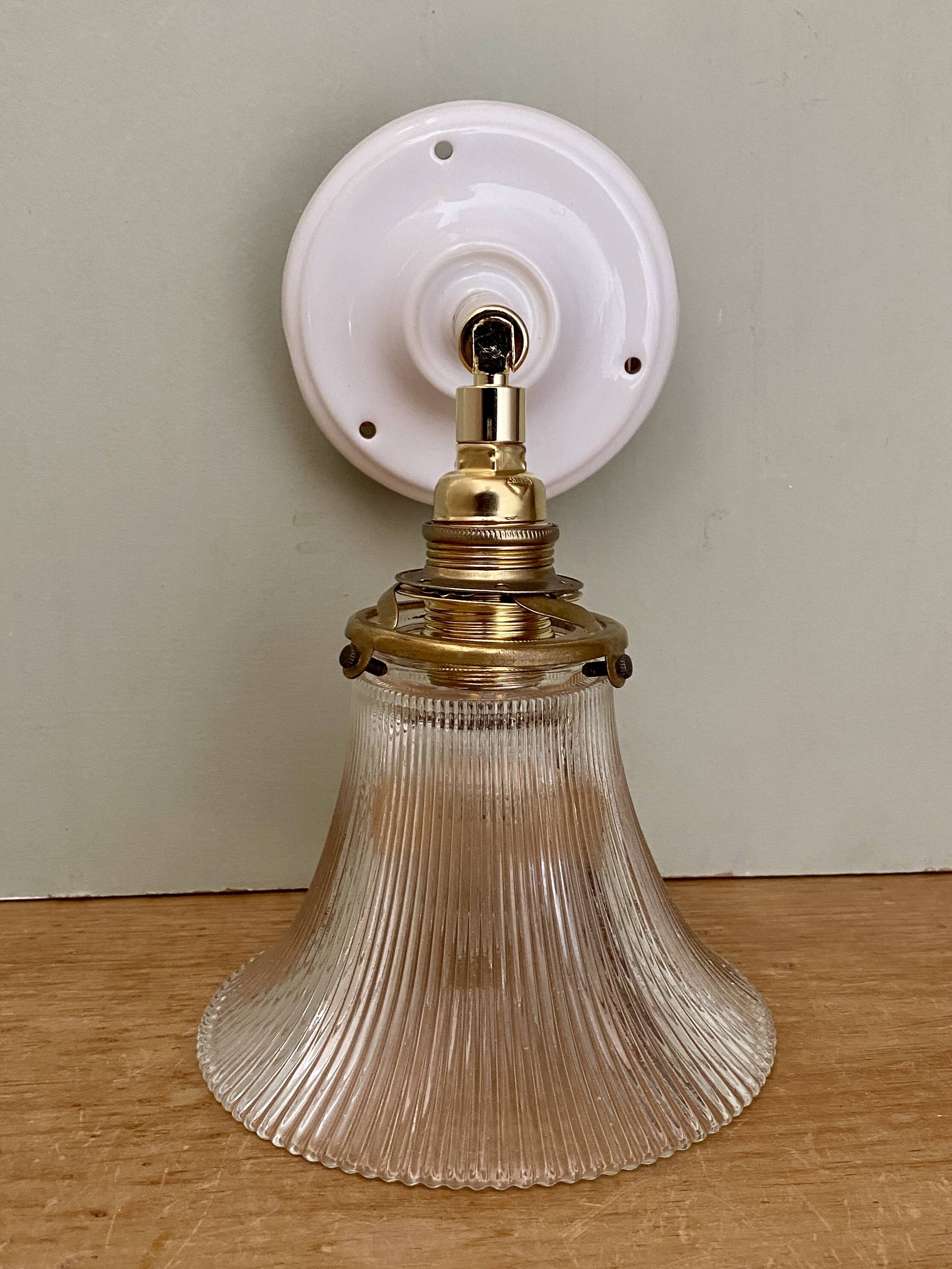 Vintage tulip wall lamp in holophane glass