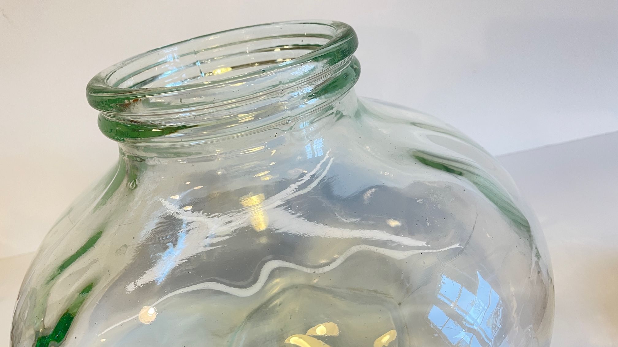 Bonbonnes vintage en verre soufflé et liège