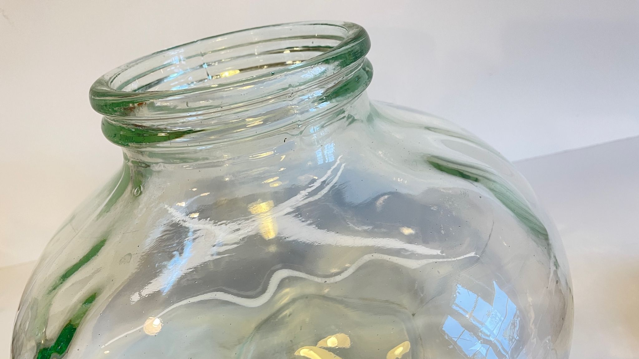Bonbonnes vintage en verre soufflé et liège