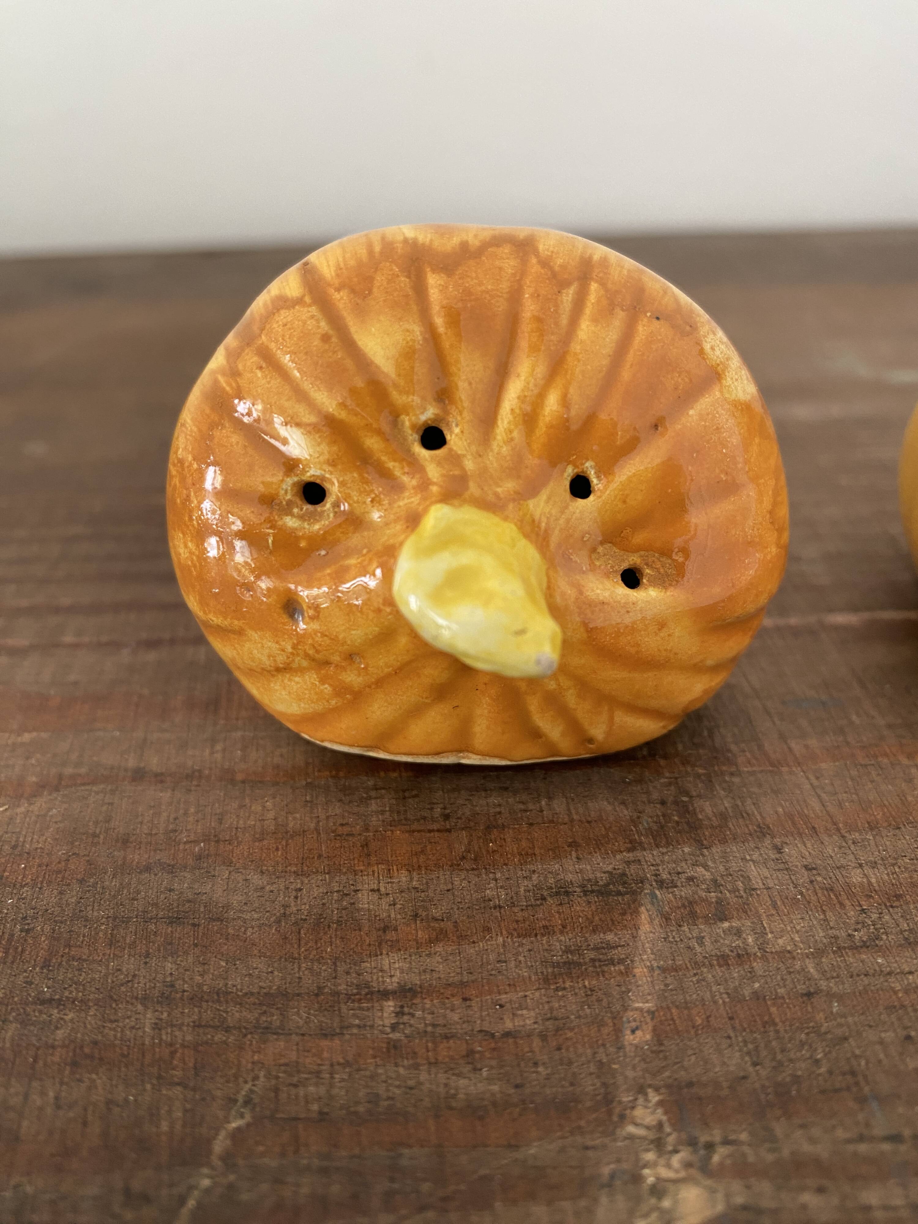 Vintage barbotine pepper and salt shaker in the shape of garlic and onion