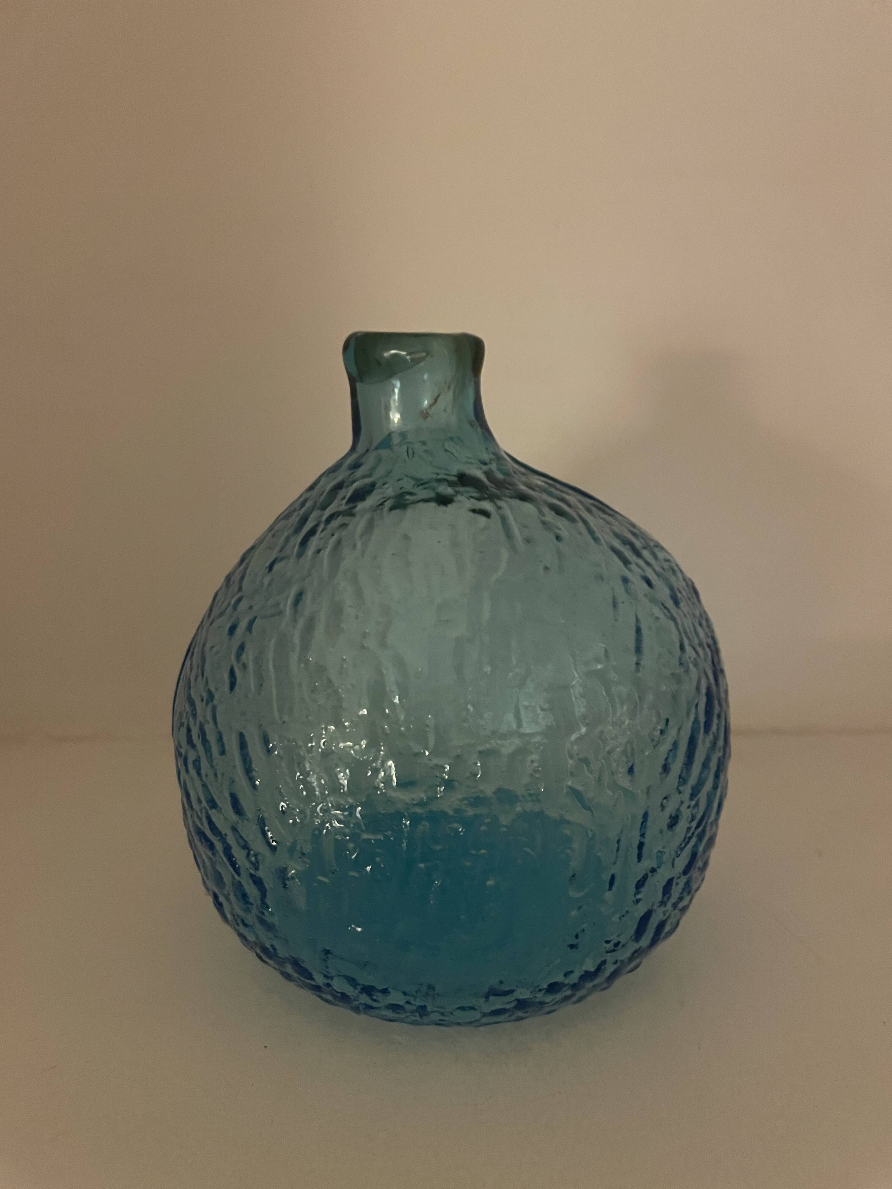 Set of 12 decorative items