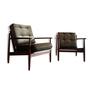 Deux fauteuils teck massif scandinaves