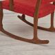 Chaise à bascule danoise des années 1960, d'origine en bon état, bois de chêne massif, tissu en laine d'ameublement.
