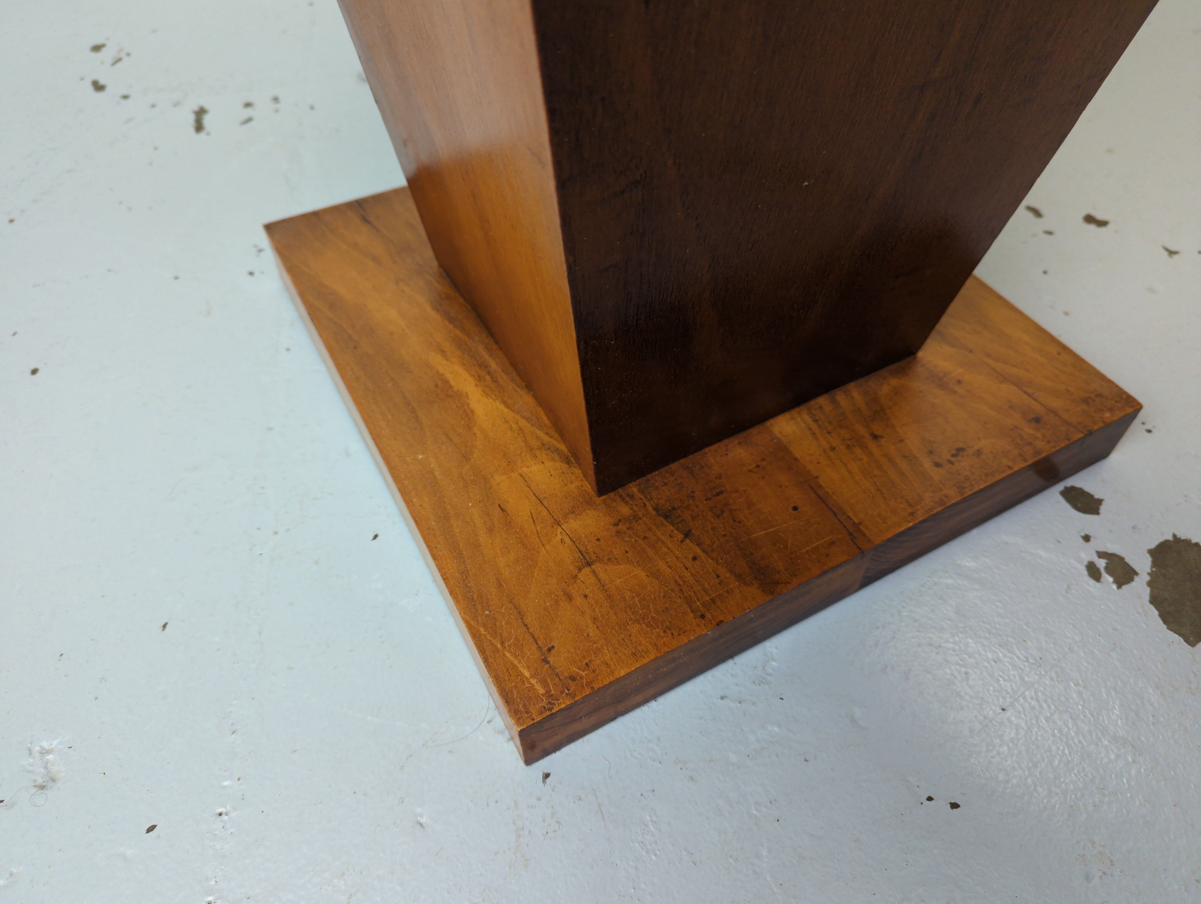 Square pedestal table art deco year 30