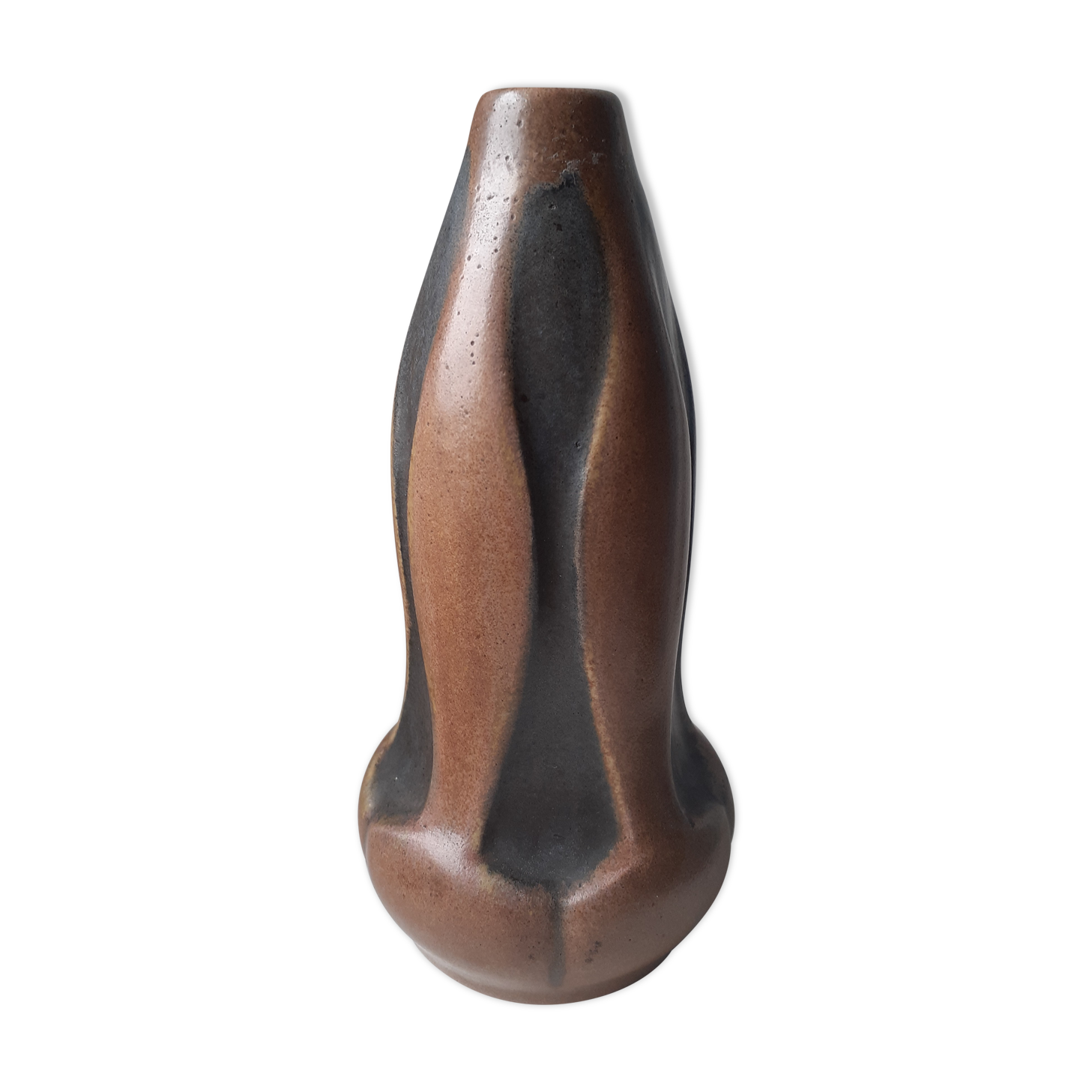 Lourioux sandstone vase