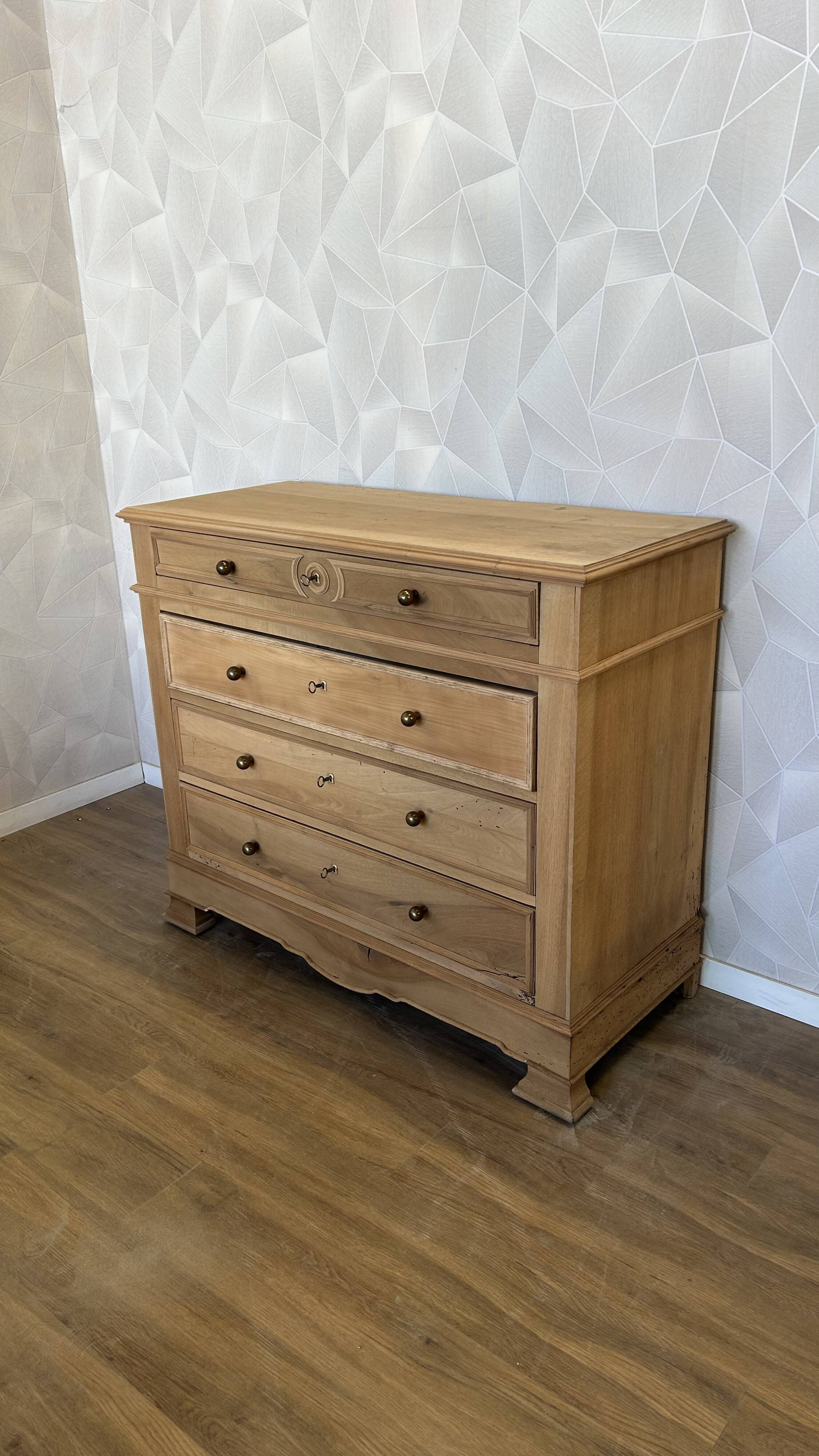 Louis Philipe airbrushed chest of drawers