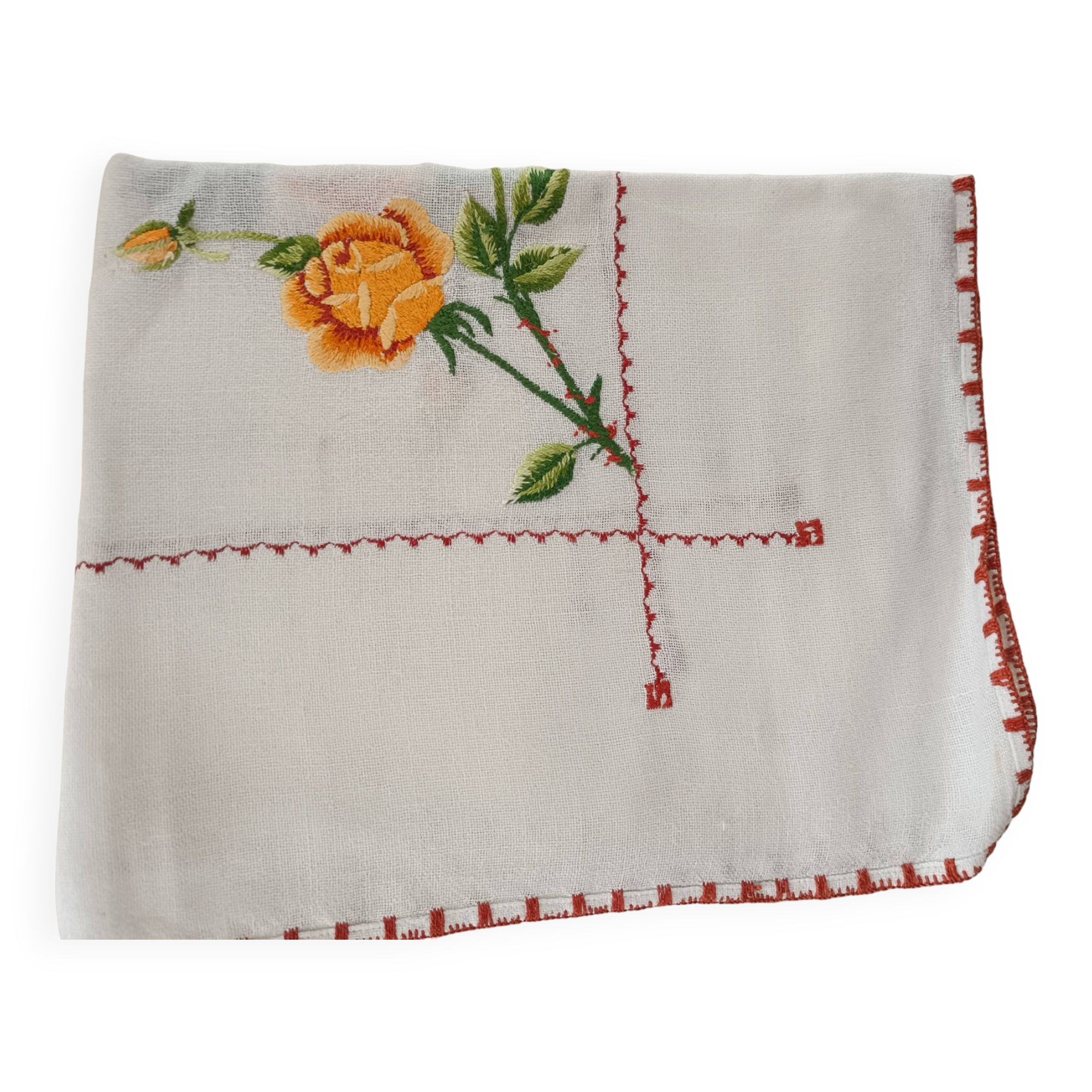 Table centerpiece, hand embroidered.