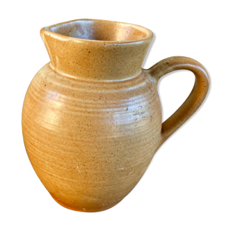 Sandstone pitcher