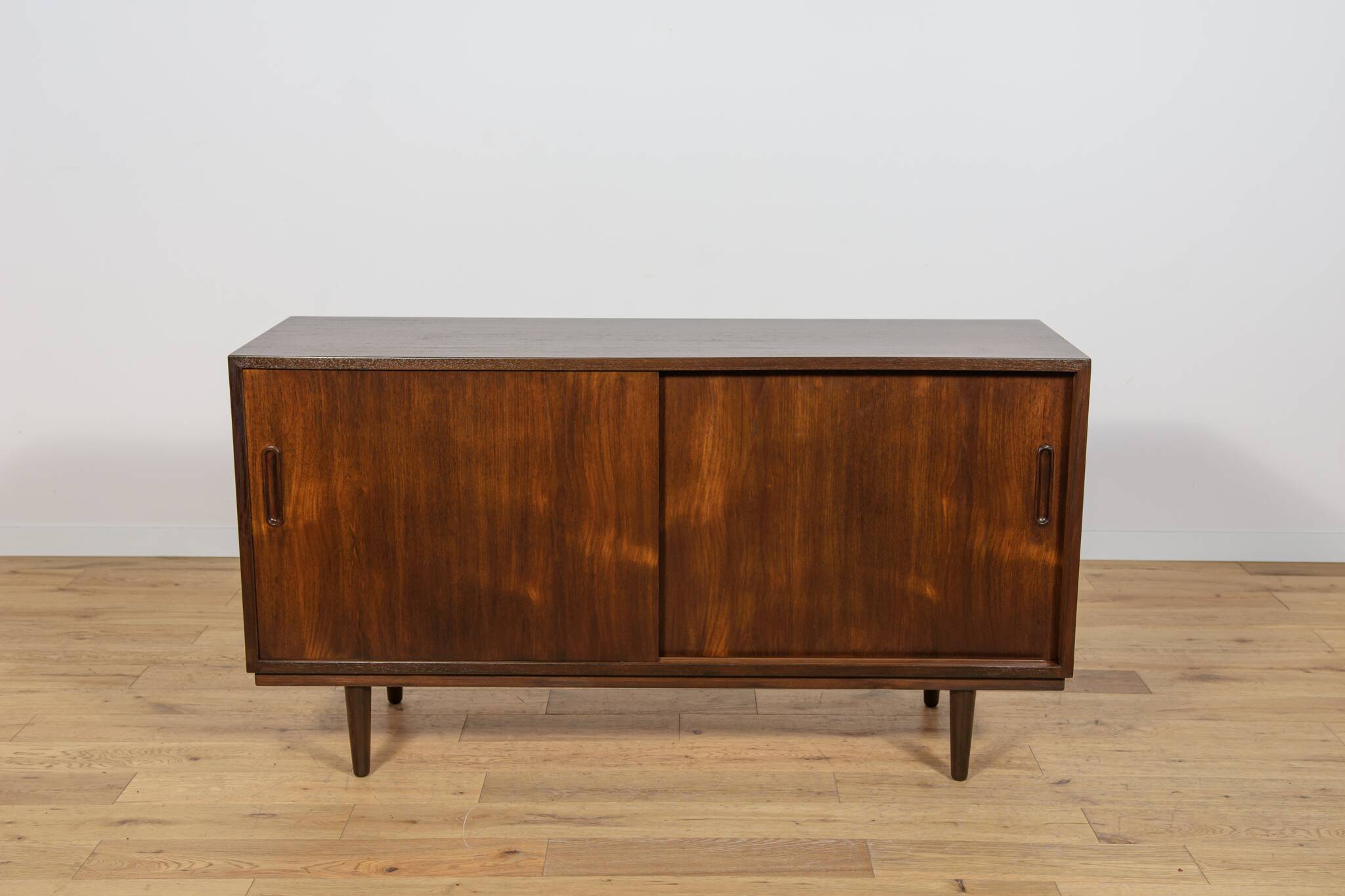 Petit buffet en teck de P. Hundevad pour Hundevad & Co., Danemark, années 1960