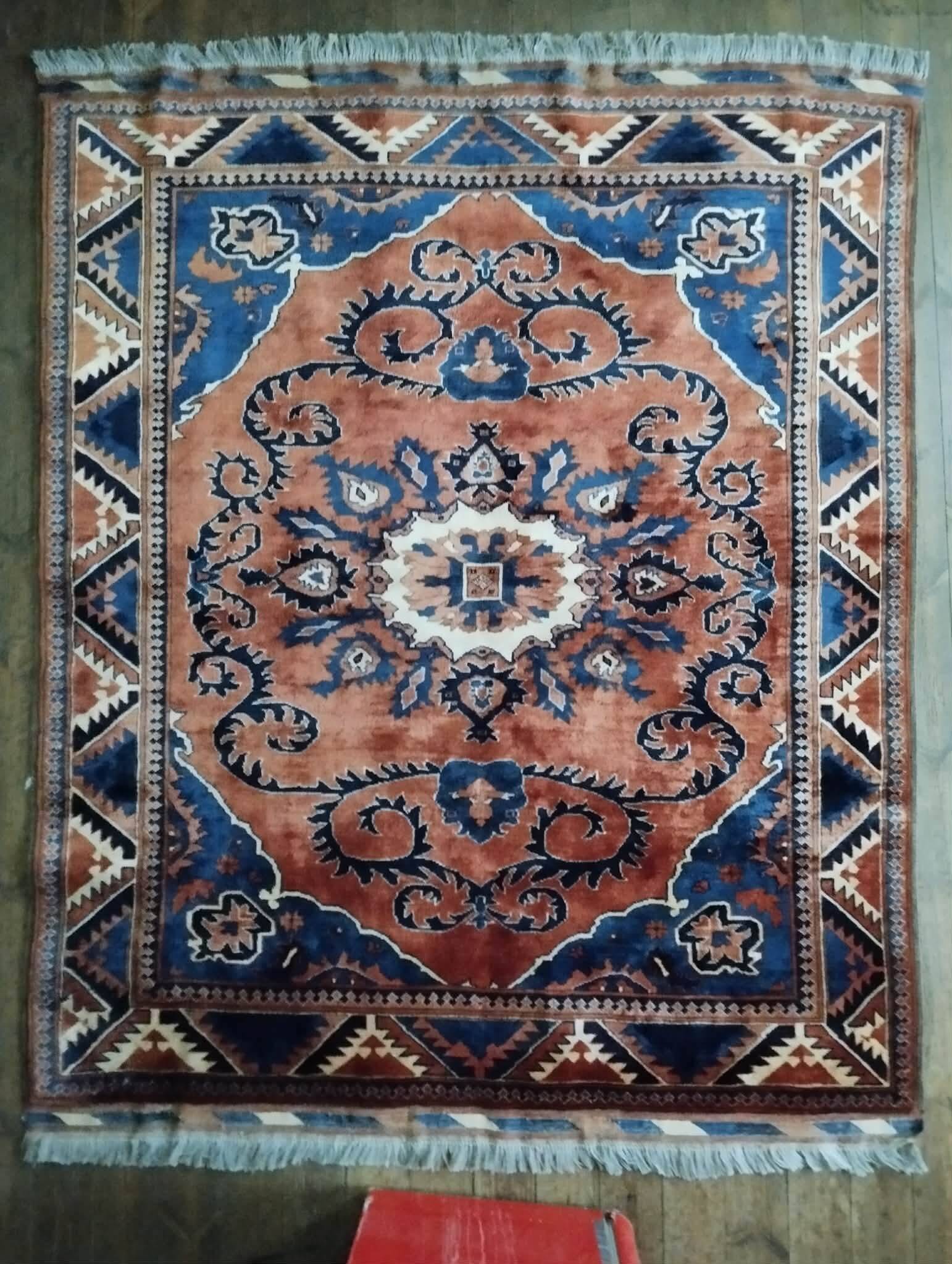 Handmade Pakistani Gazni rug 194x168cm