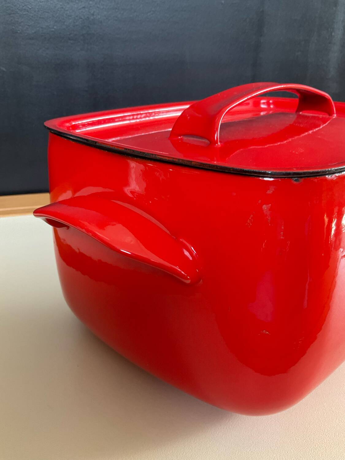 Vintage enamelled cast iron casserole dish