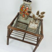 table d'appoint des années 1970 en bambou, osier et verre