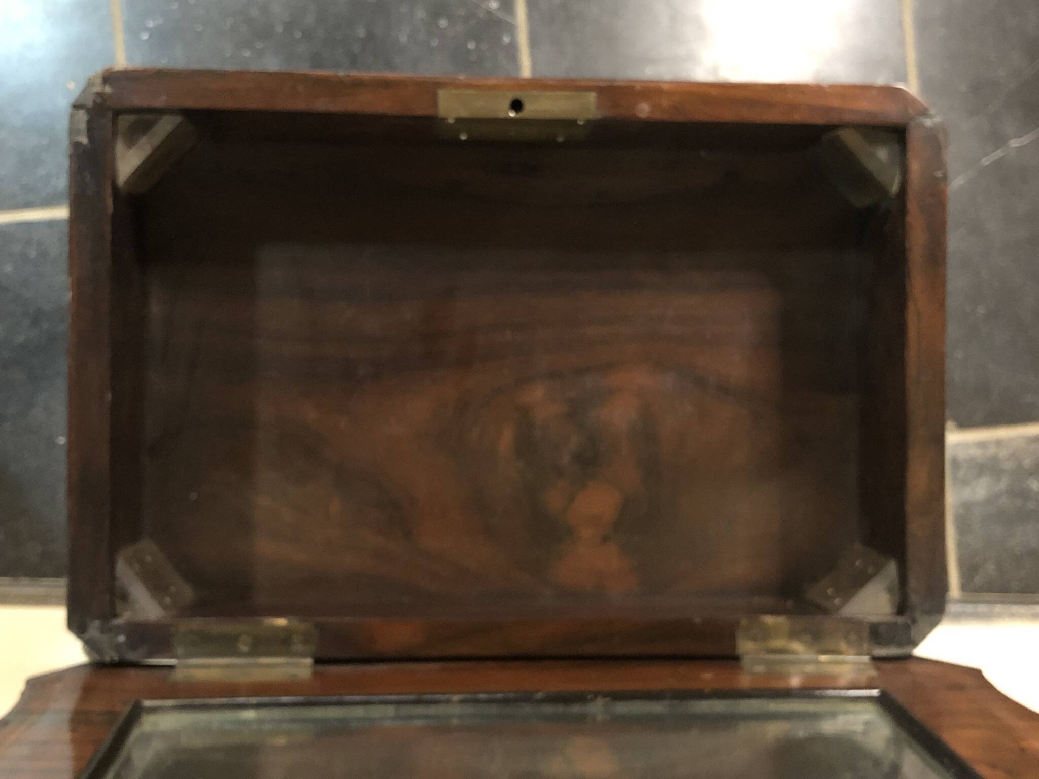 Dressing table / Worker in mercury glass marquetry and bronze fittings