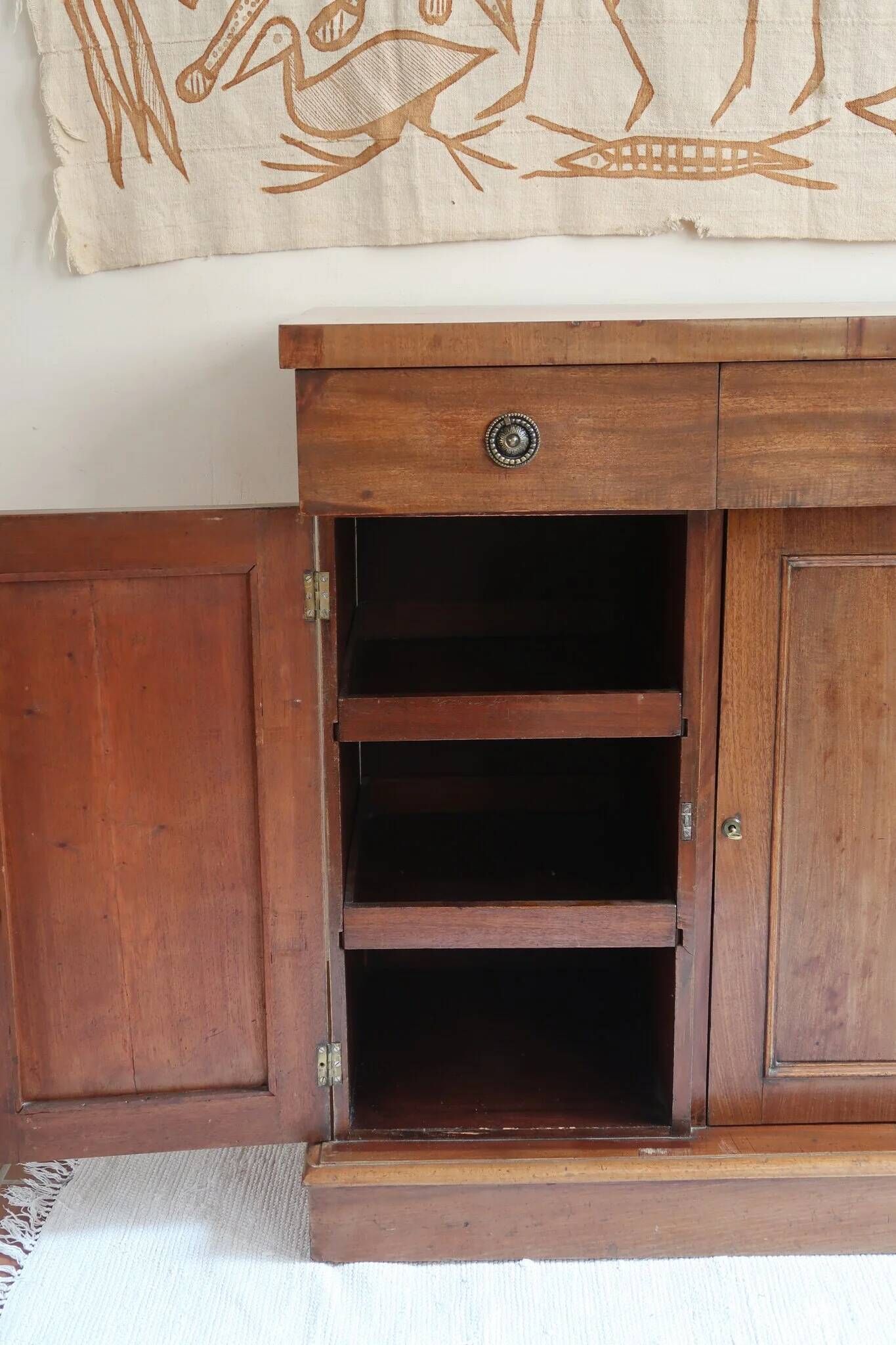 Walnut sideboard, 3 drawers and 3 doors, 1930s.