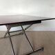 Table relevable vintage verre rouge et chrome-design 1970/1980