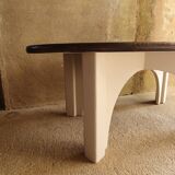 Oval coffee table