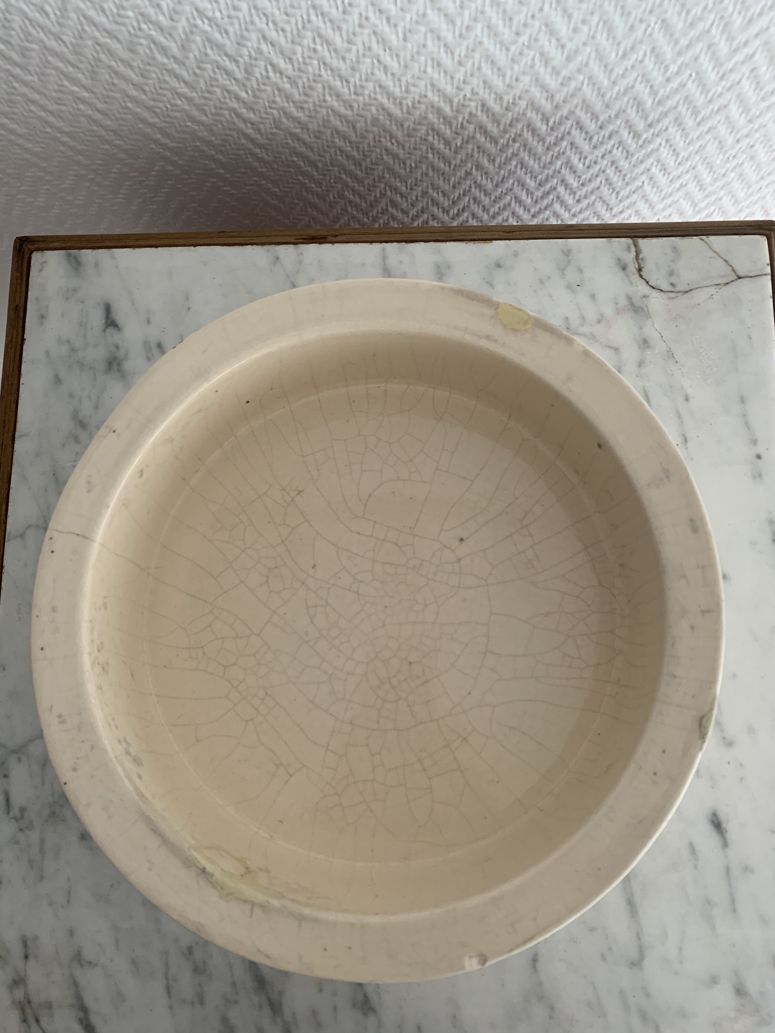 GM beige beige ceramic trinket bowl