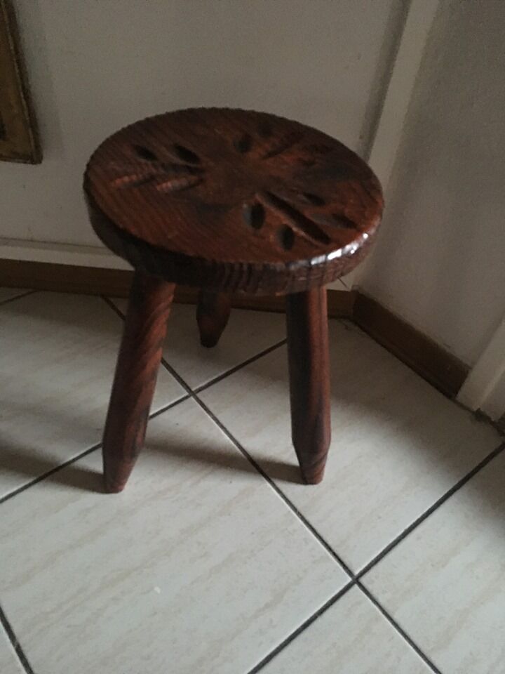 Wooden tripod stab with compass feet