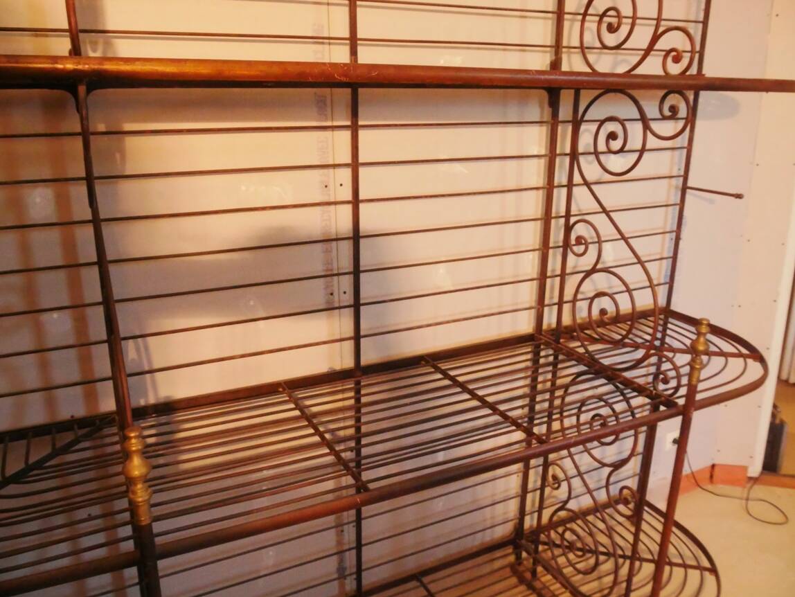 Old bakery shelf from the early 20th century.
