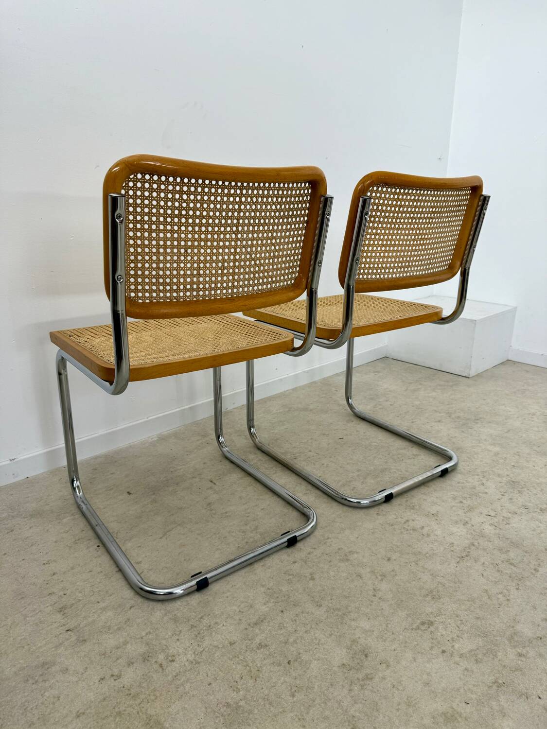 Lot of 2 identical caned chairs Cesca B32 design Marcel Breuer 1970 Made in Italy vintage