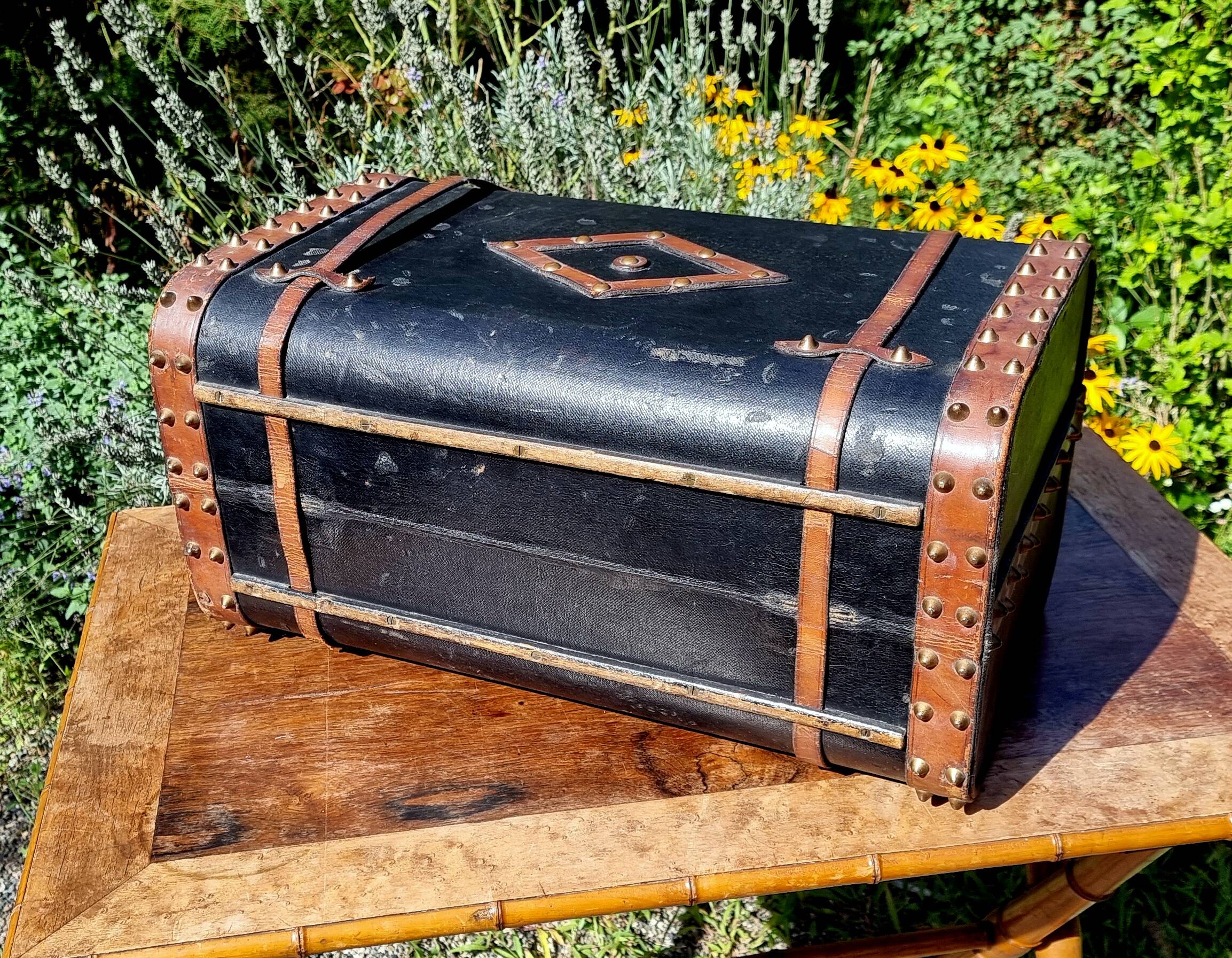 Malle de voyage bois, cuir et pégamoïd début XXe