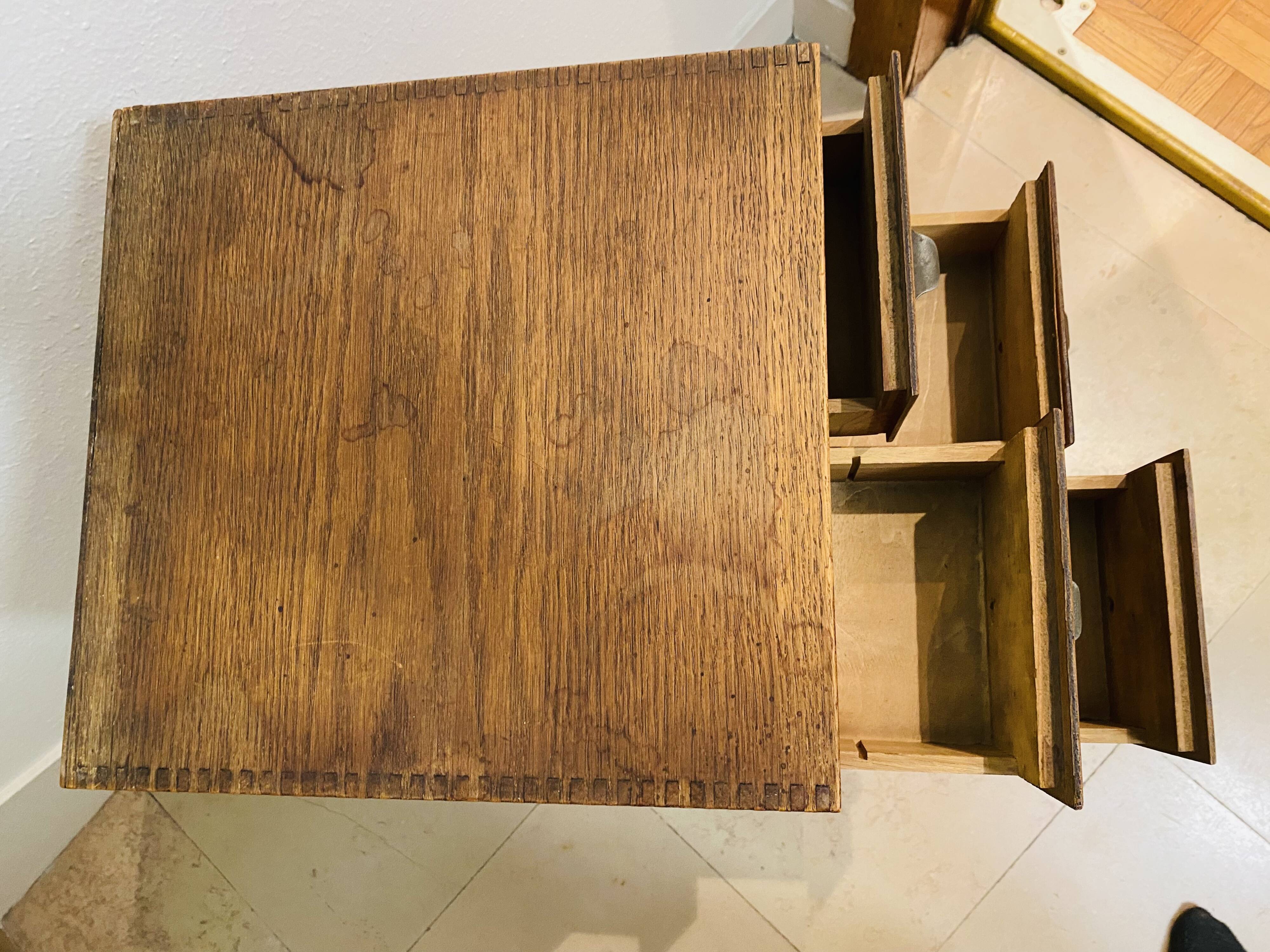 industrial storage unit with drawers to place