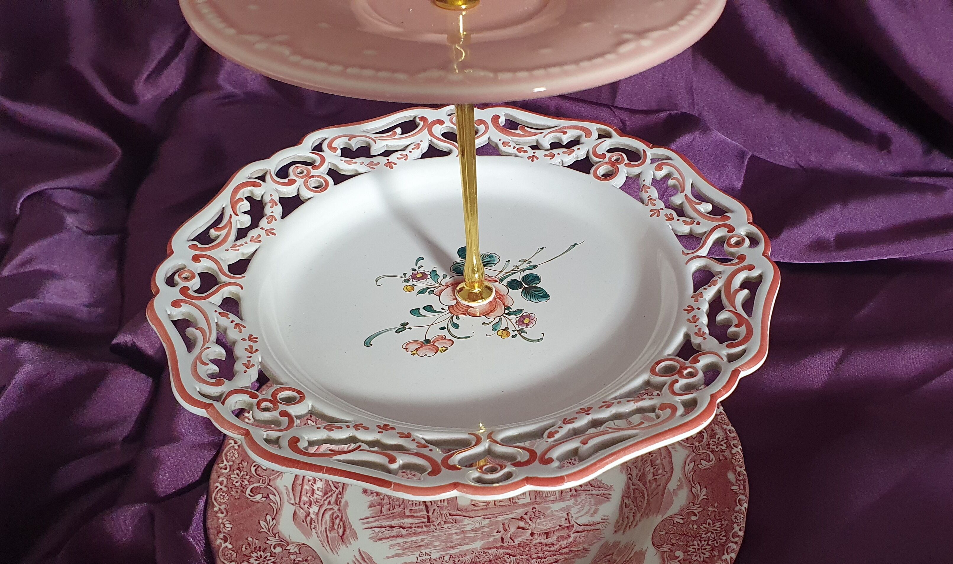 Servant - cake display, fruit, aperitif