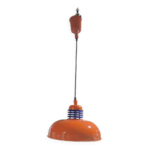 Suspension en métal