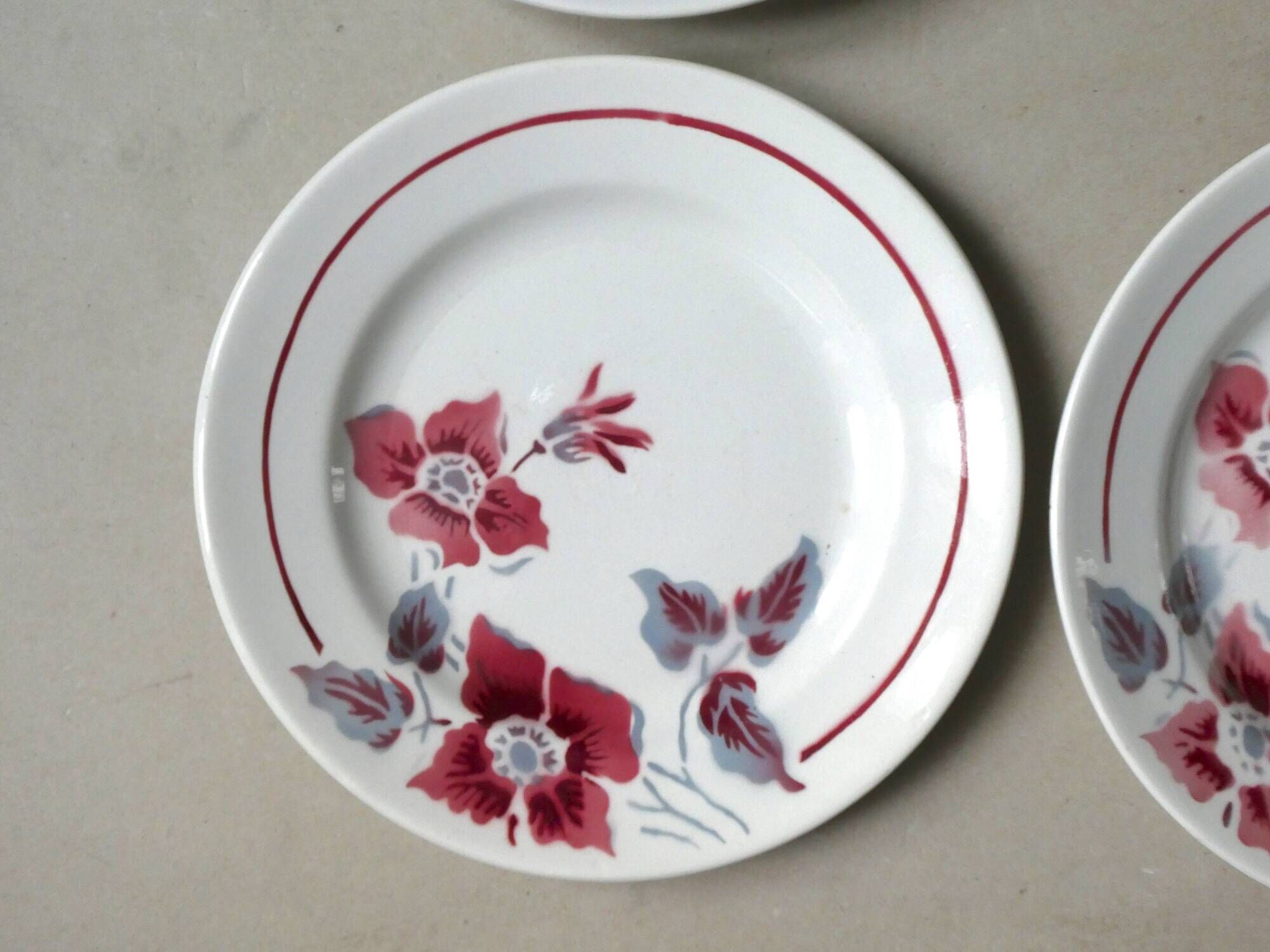 Lot of 6 to Digoin Sarreguemines dessert plates, model Clematis