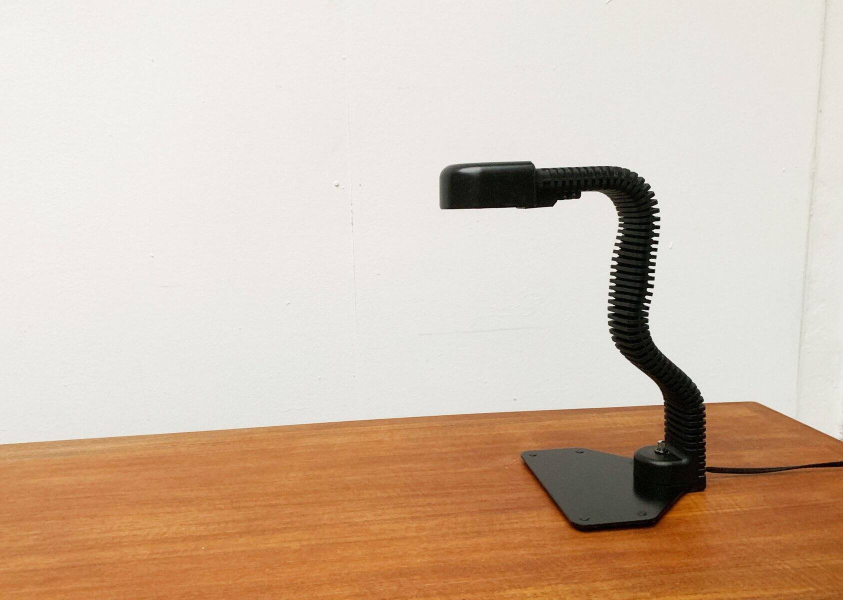 Vintage space age Cobra table lamp by Masayuki Kurokawa