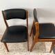 Chaise vintage scandinave en bois et simili cuir noir