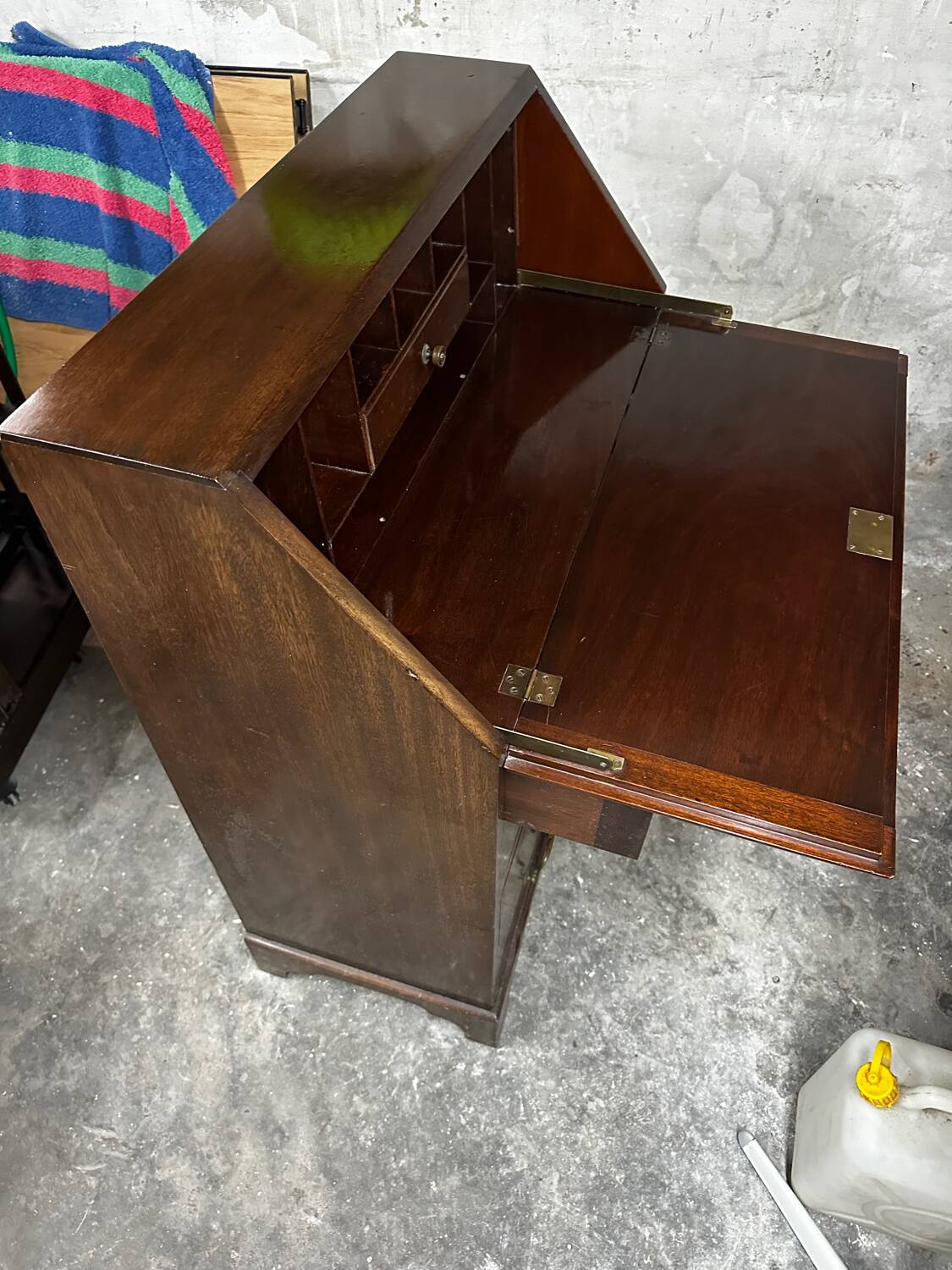Writing desk in mahogany - Great Britain early 20th century