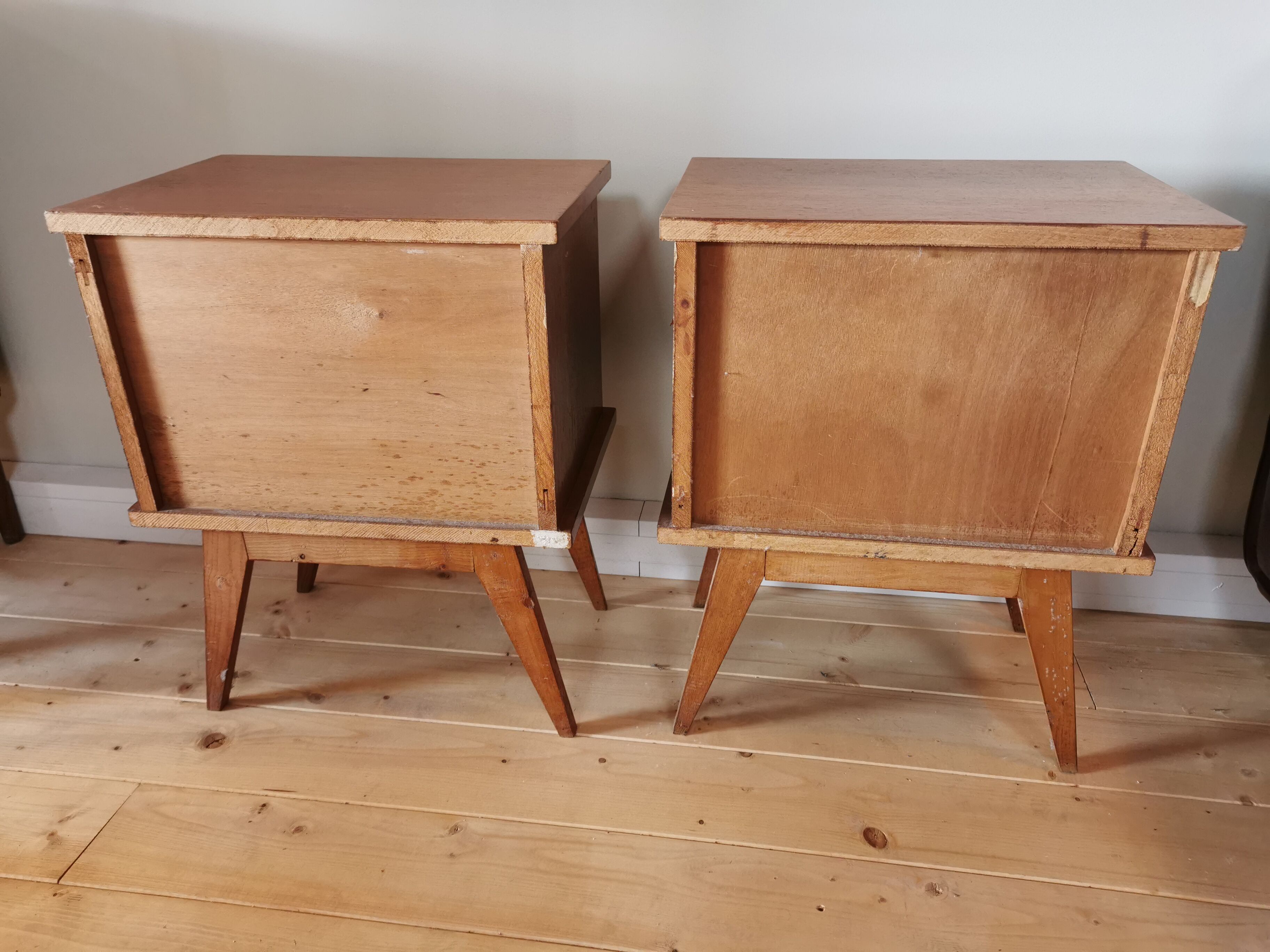 pair of bedsides of the 50s/60s, oak, compass feet