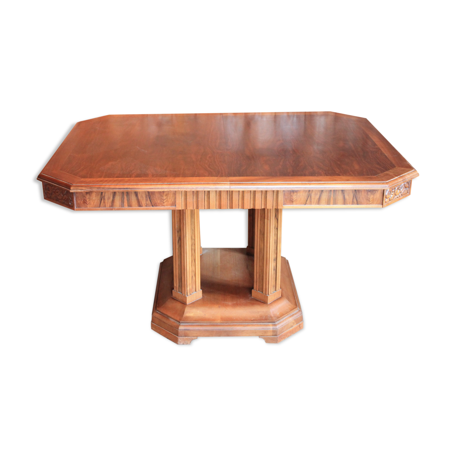 Art-deco extension table