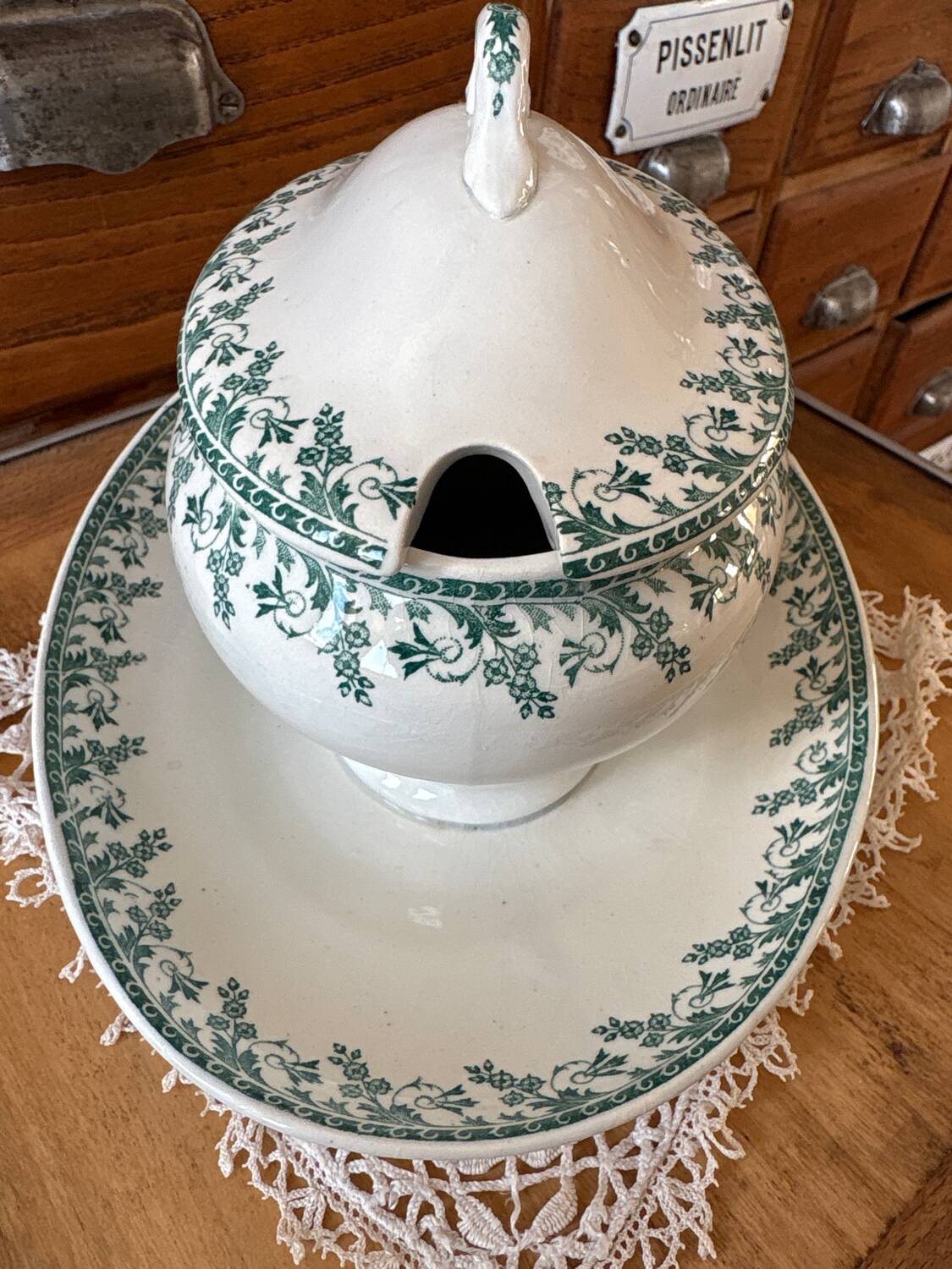 Saucière ancienne Terre de Fer et son couvercle Gien modèle Montigny