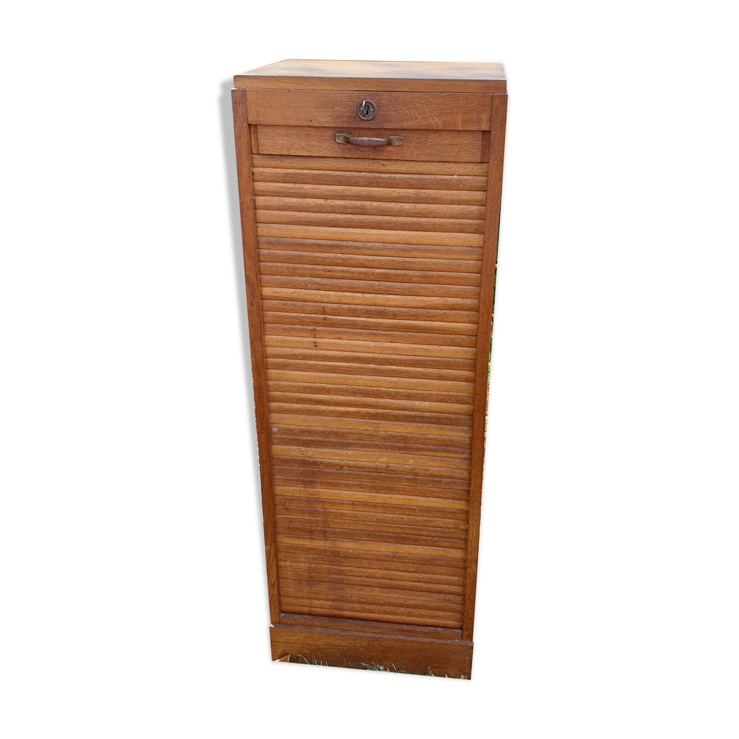 Administrative furniture column