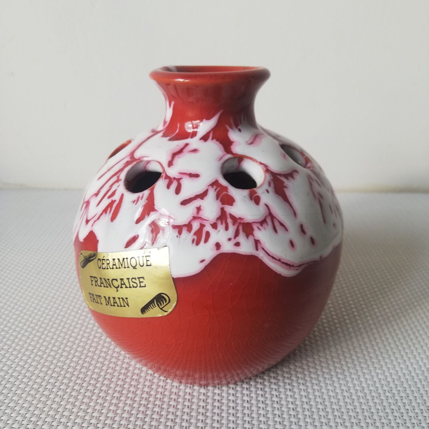 Pique flower vase