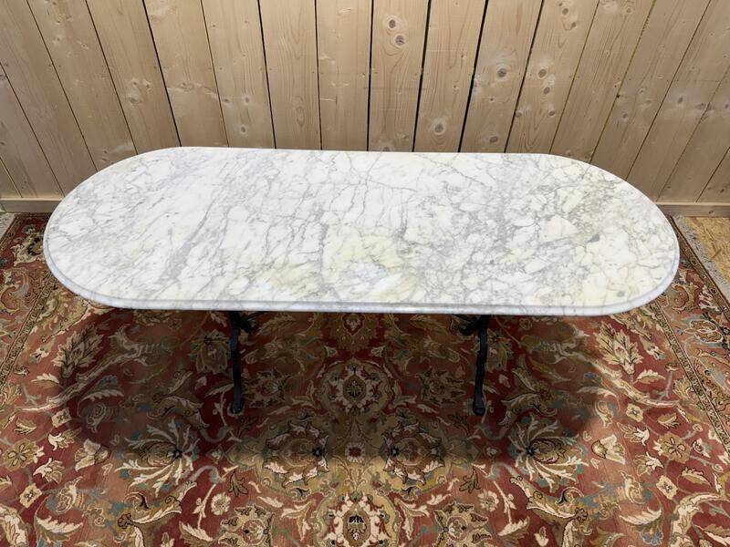 Table bistrot ovale en marbre et fonte