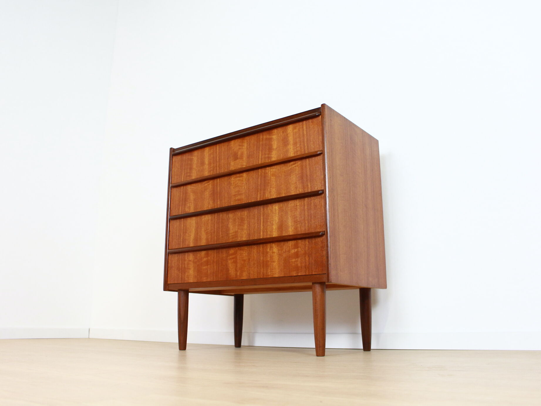 vintage chest of drawers