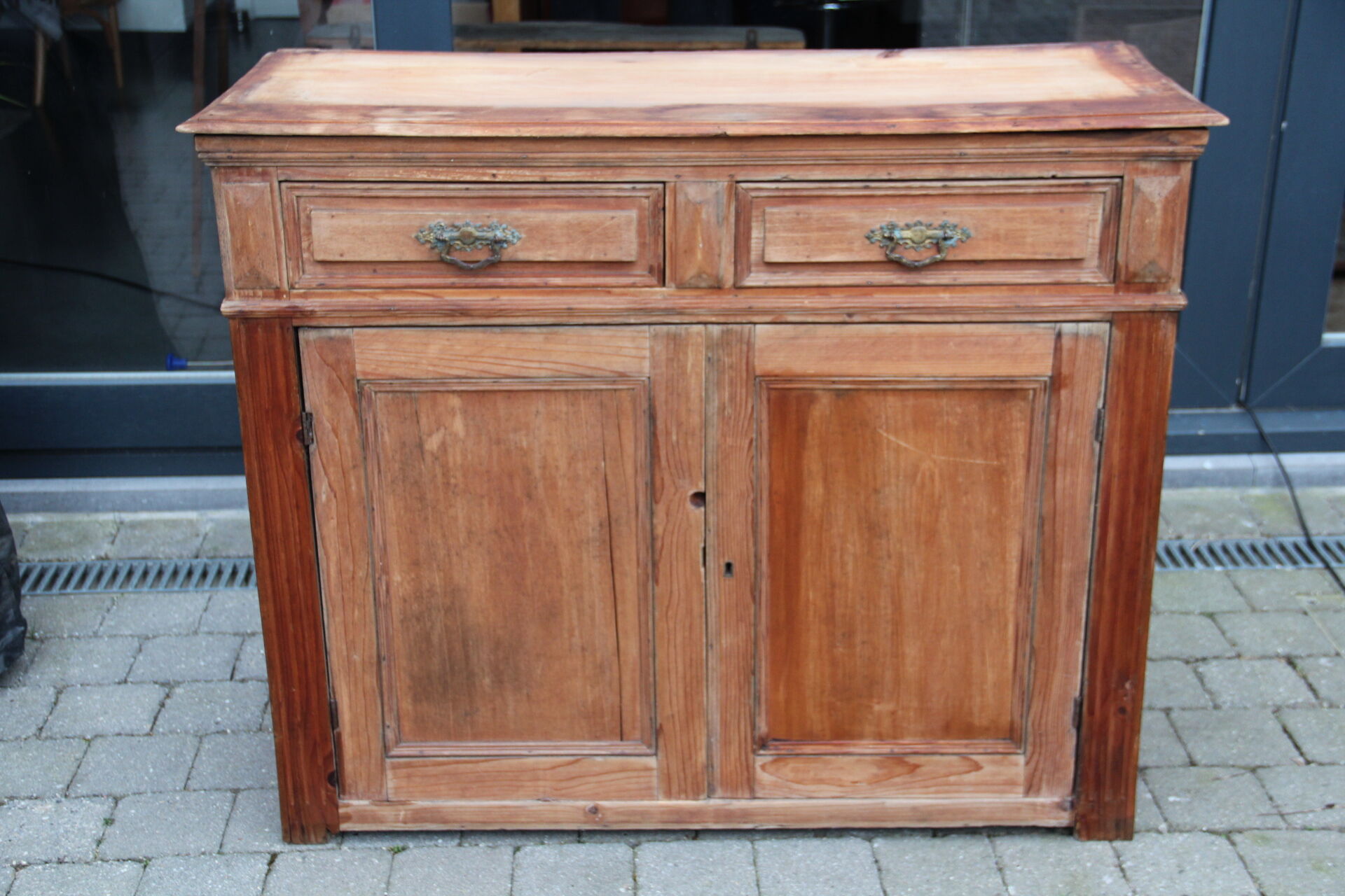 Double-body pine vessel