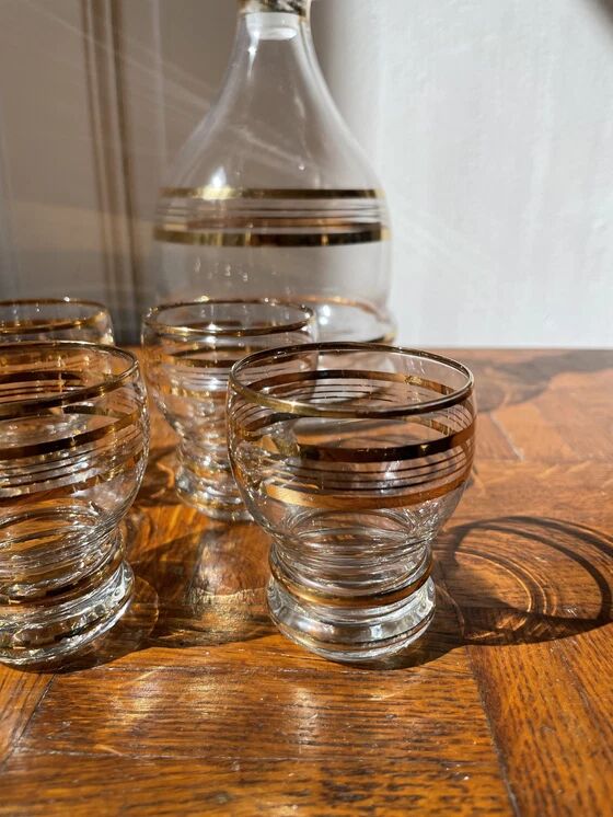 Service carafe et verres à liqueurs liseré doré