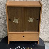 Large wardrobe for storing dolls' clothes and accessories, 2 sliding doors