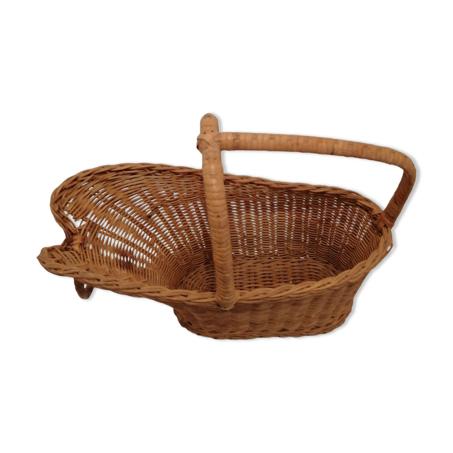 Wicker basket bottle holder